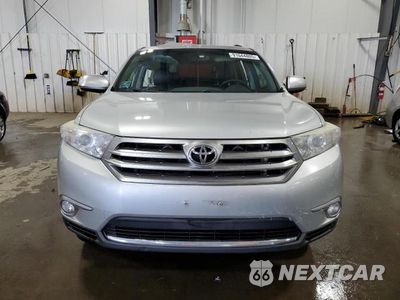 Piąte zdjęcie samochodu w środku: 2013 TOYOTA HIGHLANDER SE VIN:5TDBK3EH2DS215708 - miniatura