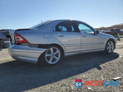 Trzecie zdjęcie samochodu z tyłu: 2005 MERCEDES-BENZ C 230K SPORT SEDAN VIN:WDBRF40J25F667368 - miniatura