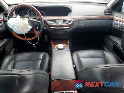 Zdjęcie 8 z 13 samochodu: 2010 MERCEDES-BENZ S 550 VIN:WDDNG7BB5AA336933 - miniatura