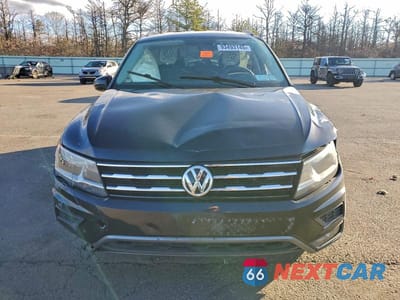 Piąte zdjęcie samochodu w środku: 2018 VOLKSWAGEN TIGUAN S VIN:3VV1B7AX5JM037399 - miniatura