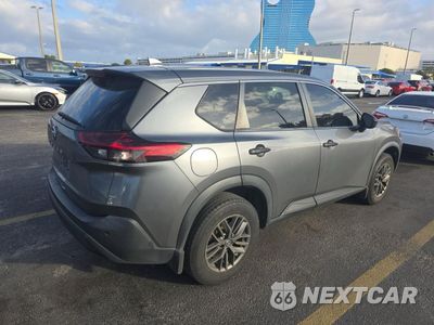 Czwarte zdjęcie samochodu z boku: 2021 NISSAN ROGUE S VIN:5N1AT3AA0MC738627 - miniatura