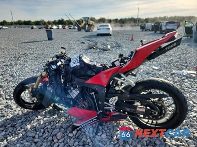 Trzecie zdjęcie samochodu z tyłu: 2018 HONDA CBR600 RR VIN:JH2PC40J1JK400569 - miniatura