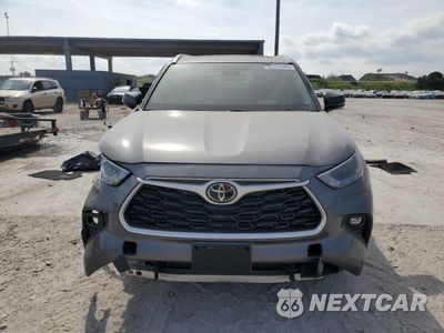 Piąte zdjęcie samochodu w środku: 2022 TOYOTA HIGHLANDER XLE VIN:5TDGZRAHXNS135987 - miniatura
