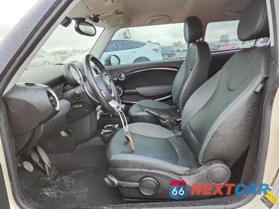 Zdjęcie 7 z 11 samochodu: 2010 MINI COOPER VIN:WMWMF3C52ATU77440 - miniatura