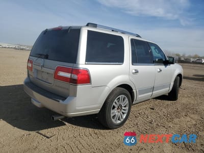 Trzecie zdjęcie samochodu z tyłu: 2007 LINCOLN NAVIGATOR VIN:5LMFU28527LJ01293 - miniatura