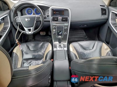 Zdjęcie 8 z 12 samochodu: 2012 VOLVO XC60 T6 VIN:YV4902DZ2C2249952 - miniatura