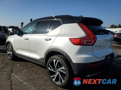 Drugie zdjęcie samochodu z przodu: 2020 VOLVO XC40 T5 R-DESIGN VIN:YV4162UM1L2246315 - miniatura