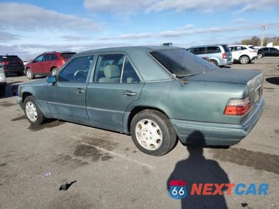 Drugie zdjęcie samochodu z przodu: 1995 MERCEDES-BENZ E 320 BASE VIN:WDBEA32E5SC158265 - miniatura