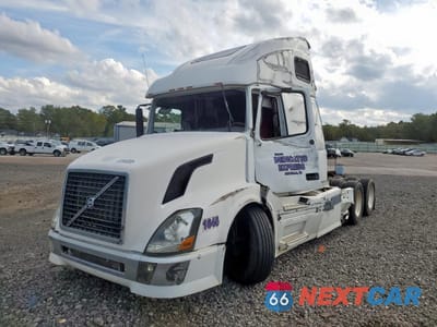 Drugie zdjęcie samochodu z przodu: 2006 VOLVO VN VNL VIN:4V4NC9GH96N398029 - miniatura