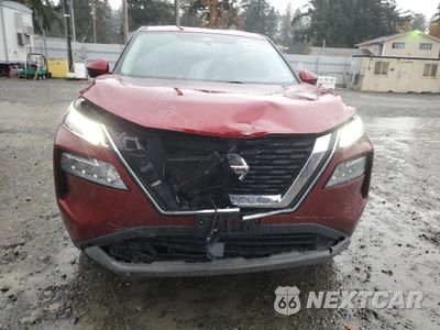 Piąte zdjęcie samochodu w środku: 2021 NISSAN ROGUE SV VIN:5N1AT3BB4MC746267 - miniatura