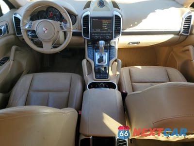 Zdjęcie 8 z 16 samochodu: 2012 PORSCHE CAYENNE VIN:WP1AA2A24CLA10531 - miniatura