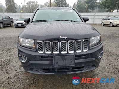 Piąte zdjęcie samochodu w środku: 2015 JEEP COMPASS LATITUDE VIN:1C4NJCEA2FD145676 - miniatura