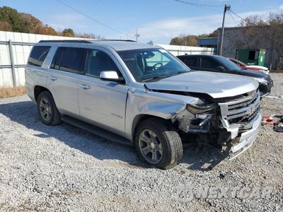 Czwarte zdjęcie samochodu z boku: 2019 CHEVROLET TAHOE C1500 LS VIN:1GNSCAKC1KR351857 - miniatura