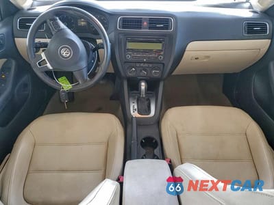 Zdjęcie 8 z 14 samochodu: 2011 VOLKSWAGEN JETTA SE VIN:3VWDX7AJ6BM120332 - miniatura