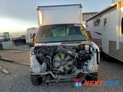 Piąte zdjęcie samochodu w środku: 2023 CHEVROLET EXPRESS G3500 VIN:1GB0GSF74P1121750 - miniatura