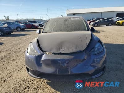 Piąte zdjęcie samochodu w środku: 2023 TESLA MODEL Y VIN:7SAYGDEE3PA205401 - miniatura