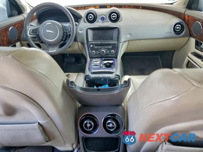 Zdjęcie 8 z 12 samochodu: 2012 JAGUAR XJ VIN:SAJWA1CB6CLV22792 - miniatura