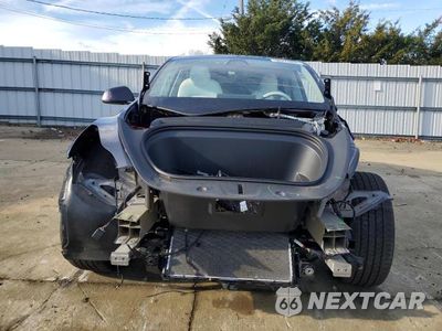 Piąte zdjęcie samochodu w środku: 2023 TESLA MODEL Y VIN:7SAYGAEE4PF888498 - miniatura