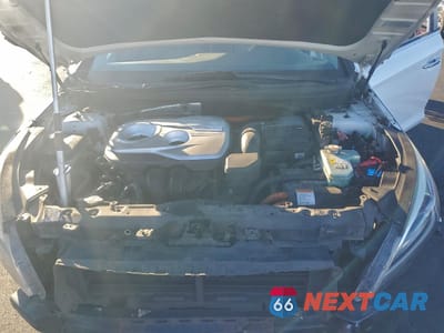 Zdjęcie 11 z 12 samochodu: 2017 HYUNDAI SONATA HYBRID VIN:KMHE24L17HA058099 - miniatura