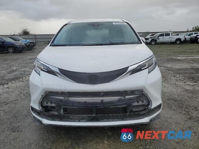 Piąte zdjęcie samochodu w środku: 2022 TOYOTA SIENNA LE VIN:5TDKRKEC5NS087685 - miniatura