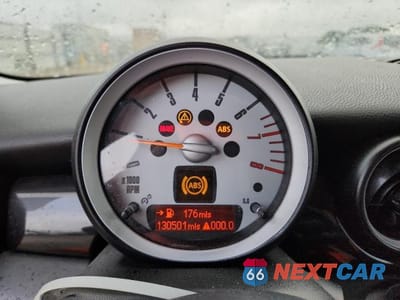 Zdjęcie 9 z 11 samochodu: 2010 MINI COOPER VIN:WMWMF3C52ATU77440 - miniatura