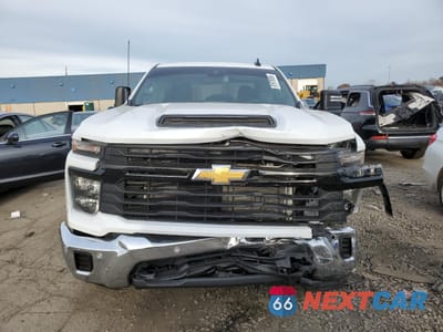 Piąte zdjęcie samochodu w środku: 2025 CHEVROLET SILVERADO K2500 HEAVY DUTY VIN:1GC5KLE74SF337245 - miniatura
