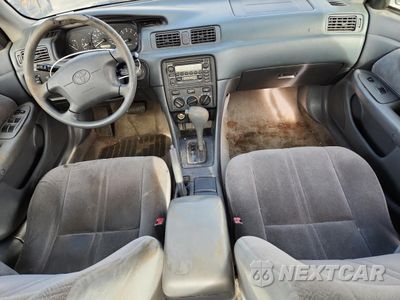 Zdjęcie 8 z 14 samochodu: 2000 TOYOTA CAMRY CE VIN:4T1BG22K1YU707493 - miniatura