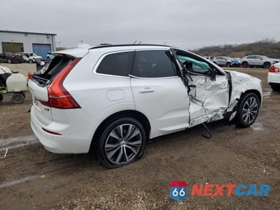 Trzecie zdjęcie samochodu z tyłu: 2022 VOLVO XC60 B5 MOMENTUM VIN:YV4L12RK4N1080010 - miniatura