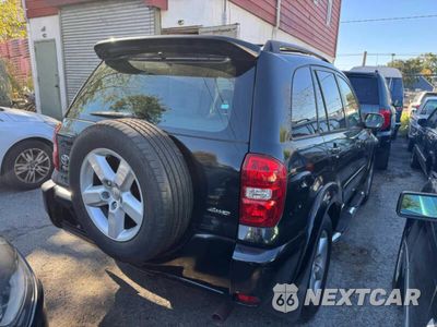 Czwarte zdjęcie samochodu z boku: 2004 TOYOTA RAV4 VIN:JTEHD20V040012729 - miniatura