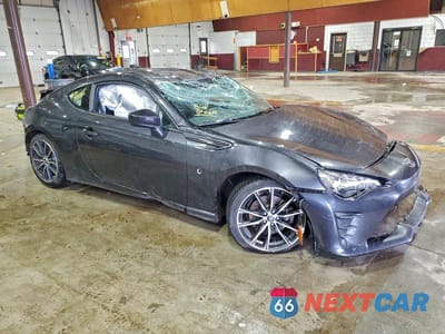 Czwarte zdjęcie samochodu z boku: 2017 TOYOTA 86 BASE VIN:JF1ZNAA11H9705800 - miniatura