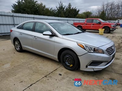 Czwarte zdjęcie samochodu z boku: 2016 HYUNDAI SONATA SE VIN:5NPE24AF5GH317473 - miniatura