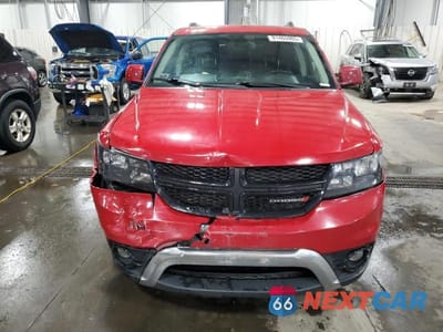 Piąte zdjęcie samochodu w środku: 2019 DODGE JOURNEY CROSSROAD VIN:3C4PDCGG0KT858016 - miniatura