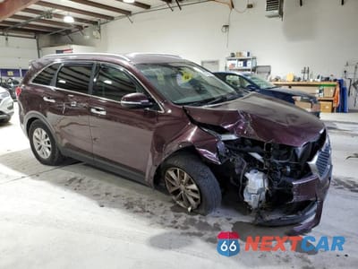 Czwarte zdjęcie samochodu z boku: 2017 KIA SORENTO LX VIN:5XYPG4A30HG189314 - miniatura