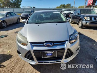 Piąte zdjęcie samochodu w środku: 2014 FORD FOCUS TITANIUM VIN:1FADP3N2XEL280059 - miniatura