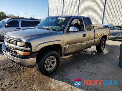 2000 CHEVROLET SILVERADO K1500 1GCEK19V7YE291941 - główne zdjęcie licytacji z USA - miniatura