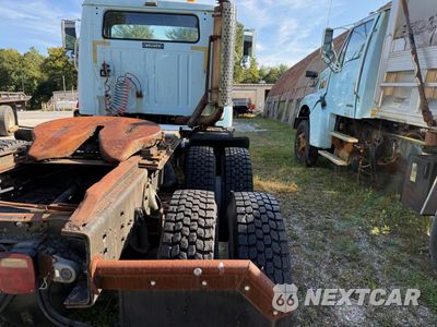 Czwarte zdjęcie samochodu z boku: 1989 INTERNATIONAL F-2674 SEMI TRUCK VIN:1HSZVGRR2KH657140 - miniatura