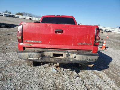 Zdjęcie 6 z 14 samochodu: 2005 CHEVROLET SILVERADO K2500 HEAVY DUTY VIN:1GCHK23225F938916 - miniatura
