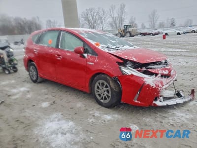 Czwarte zdjęcie samochodu z boku: 2017 TOYOTA PRIUS V THREE VIN:JTDZN3EU2HJ061751 - miniatura