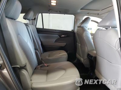 Zdjęcie 11 z 16 samochodu: 2022 TOYOTA HIGHLANDER XLE VIN:5TDHZRBH9NS245710 - miniatura