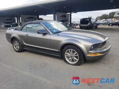 Czwarte zdjęcie samochodu z boku: 2005 FORD MUSTANG VIN:1ZVFT84N255228286 - miniatura