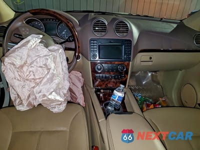 Zdjęcie 8 z 14 samochodu: 2009 MERCEDES-BENZ GL 550 4MATIC VIN:4JGBF86E59A519251 - miniatura