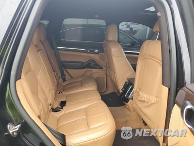 Zdjęcie 11 z 13 samochodu: 2016 PORSCHE CAYENNE VIN:WP1AA2A23GKA10547 - miniatura
