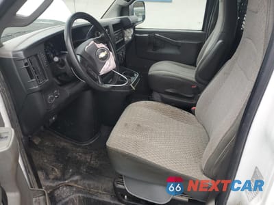 Zdjęcie 7 z 12 samochodu: 2016 CHEVROLET EXPRESS G2500 VIN:1GCWGAFF5G1248496 - miniatura