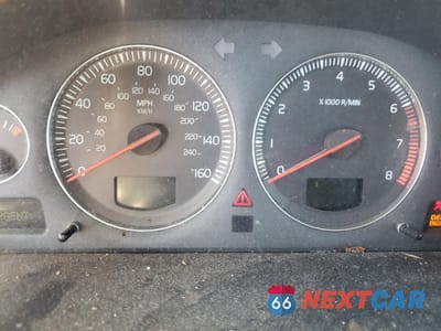 Zdjęcie 9 z 14 samochodu: 2004 VOLVO S60 VIN:YV1RS61T042344378 - miniatura