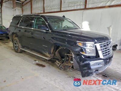 Czwarte zdjęcie samochodu z boku: 2016 CHEVROLET TAHOE K1500 LT VIN:1GNSKBKC7GR301383 - miniatura