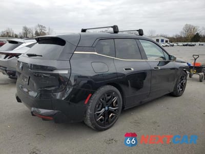 Trzecie zdjęcie samochodu z tyłu: 2023 BMW IX M60 VIN:WB533CF04PCM51160 - miniatura