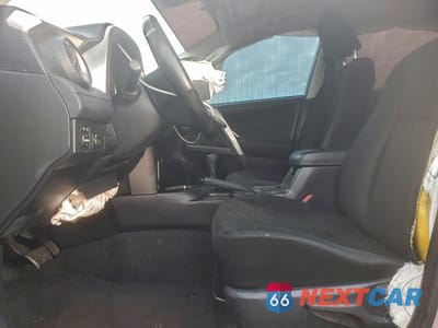 Zdjęcie 7 z 13 samochodu: 2018 TOYOTA RAV4 LE VIN:JTMZFREV5JJ212001 - miniatura