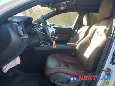 Zdjęcie 7 z 15 samochodu: 2022 VOLVO XC60 B5 MOMENTUM VIN:YV4L12DKXN1925840 - miniatura