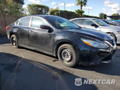 Czwarte zdjęcie samochodu z boku: 2016 NISSAN ALTIMA 2.5 VIN:1N4AL3AP6GN316241 - miniatura