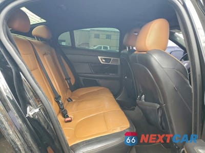 Zdjęcie 10 z 12 samochodu: 2012 JAGUAR XF VIN:SAJWA0HE6CMS46203 - miniatura